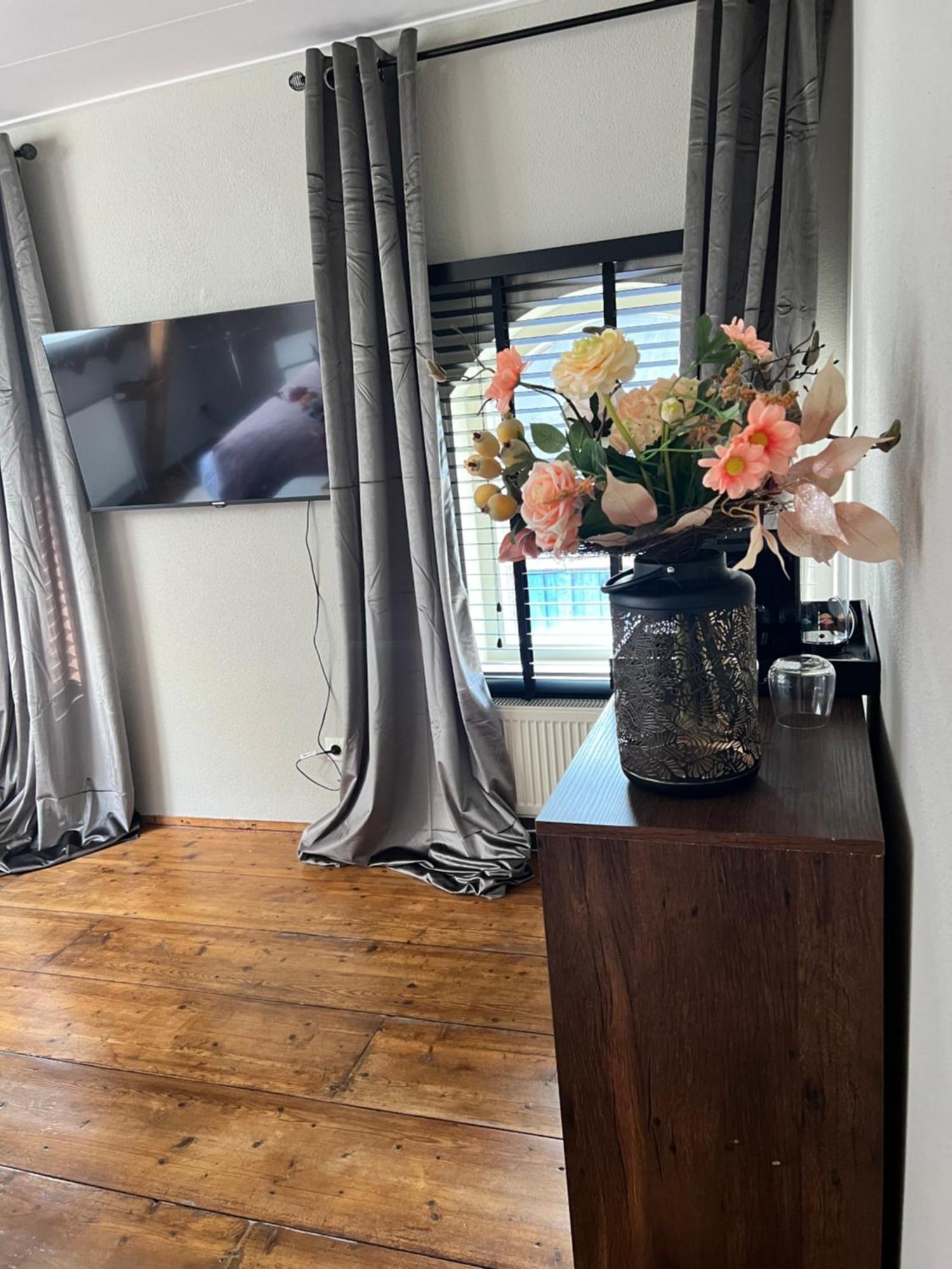 La Dolce Vita Suites Leeuwarden Ngoại thất bức ảnh